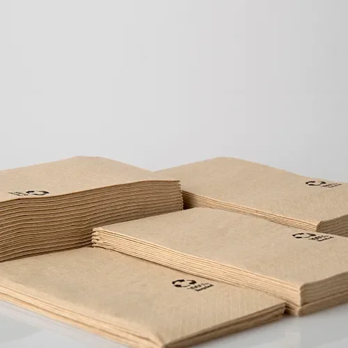 Servetten 3-laags 1/8 vouw 33 cm x 33 cm natuur gemaakt van gerecycled papier